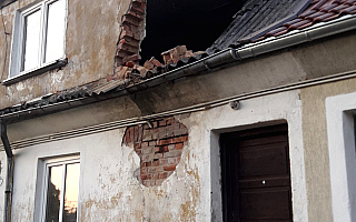 Inspektor budowlany zakazał użytkowania domu w Mysłakach